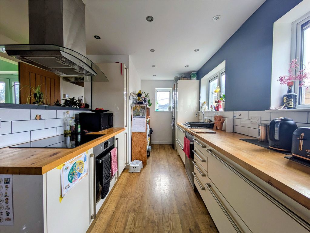 Property photo 2 of 18 2 - Picture No. 20