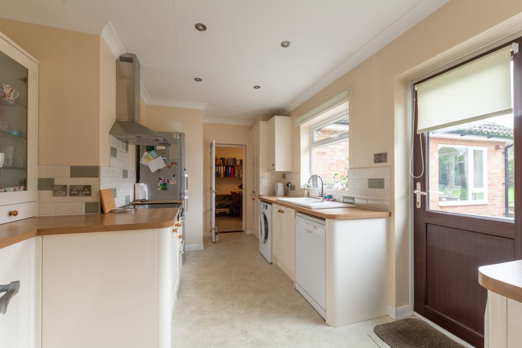 Property photo 3 of 17 Picture No. 16