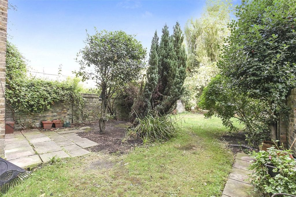 Property photo 3 of 6