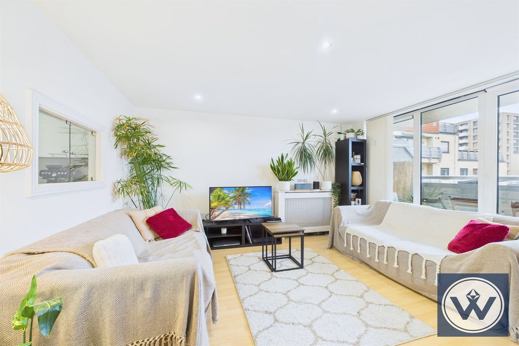 Property photo 1 of 12 (Main)