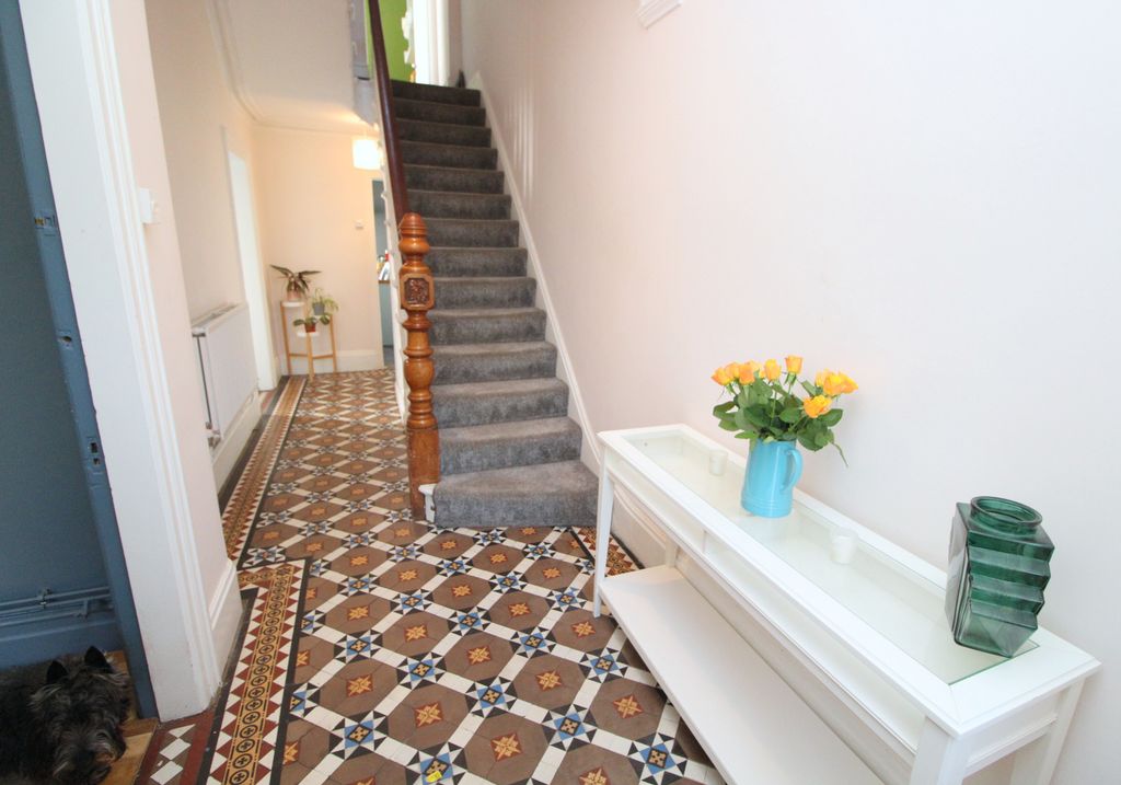 Property photo 3 of 22