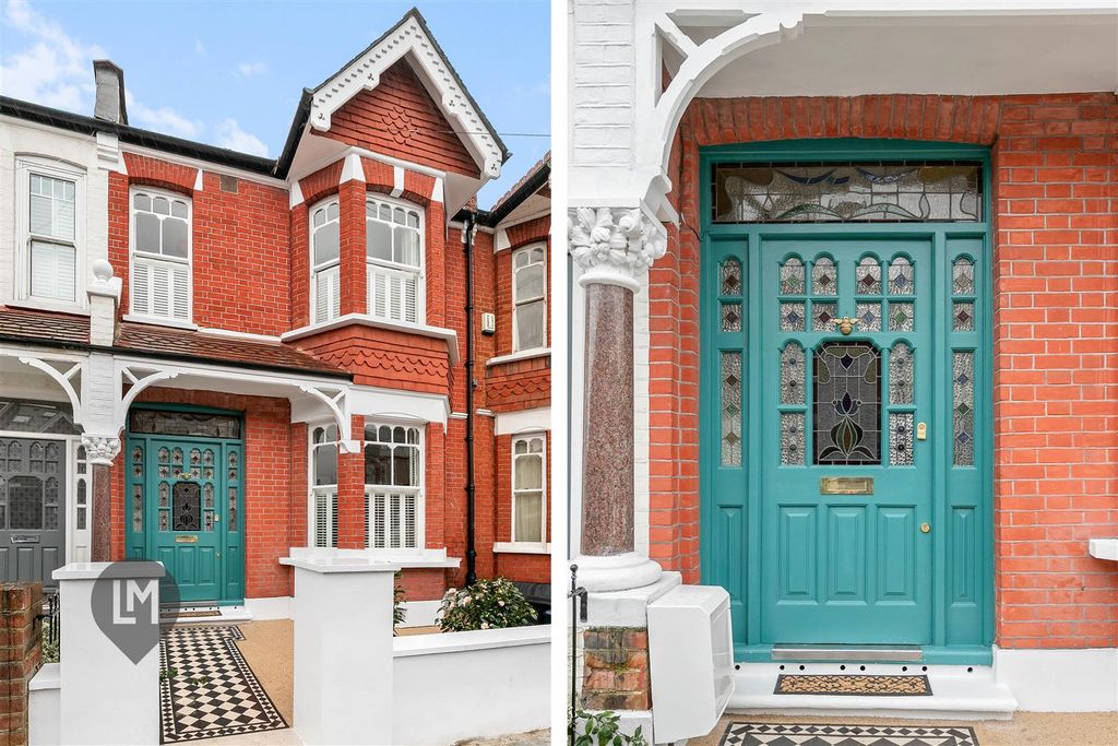 Property photo 1 of 11 External