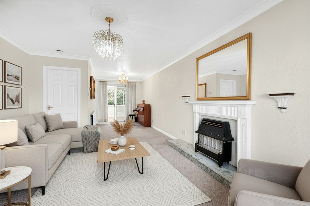 Property photo 2 of 33