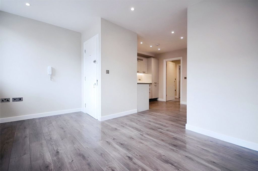 Property photo 2 of 5 Picture No. 18