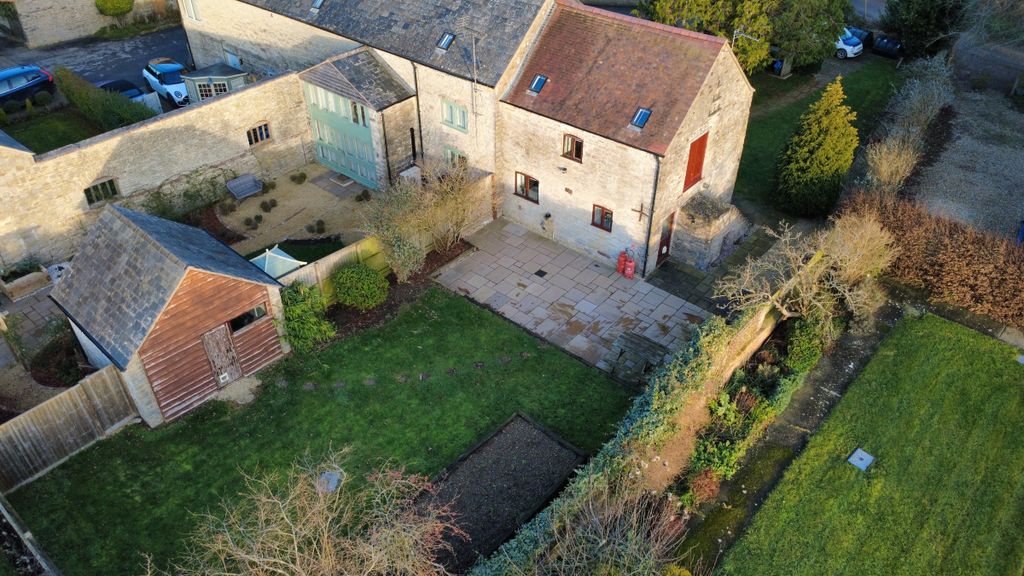 Property photo 2 of 20