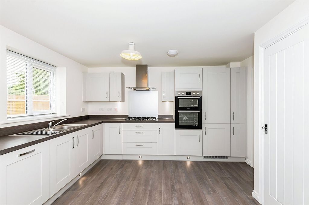 Property photo 2 of 24 Breakfast Kitchen