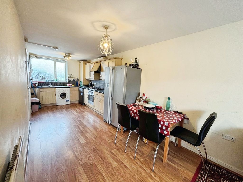 Property photo 1 of 10 Picture No. 06