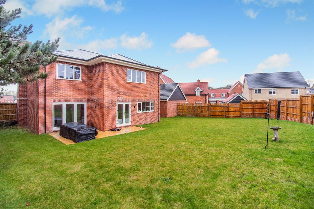 Property photo 3 of 18