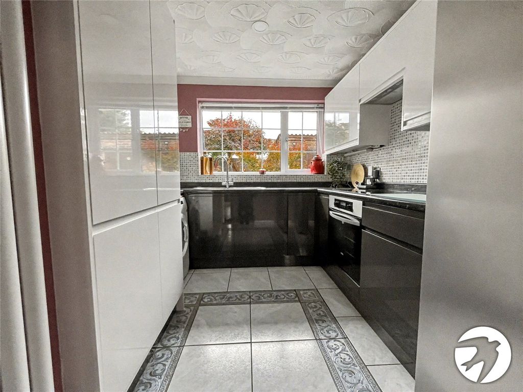 Property photo 3 of 15 Picture No. 10