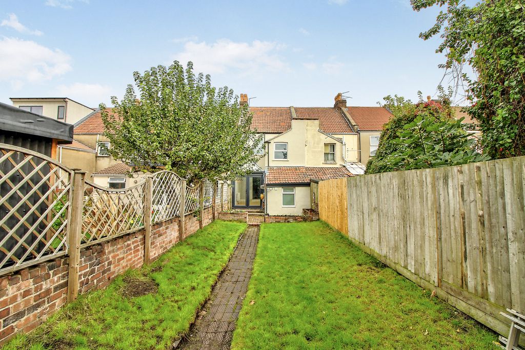 Property photo 2 of 22