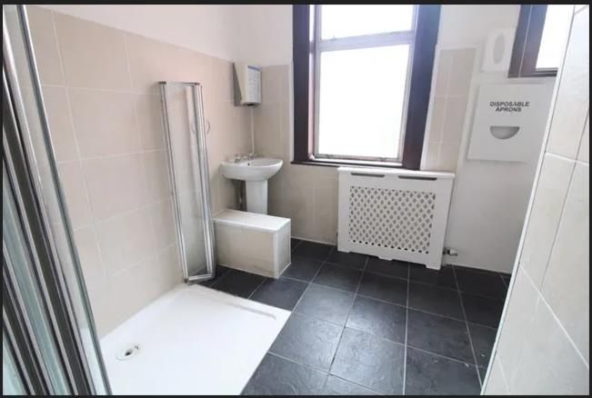 Property photo 1 of 11 Bathroom.Png