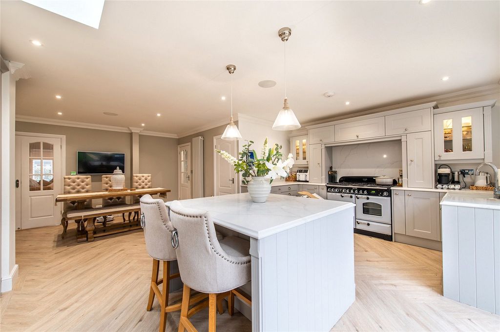 Property photo 1 of 42 Picture No. 05