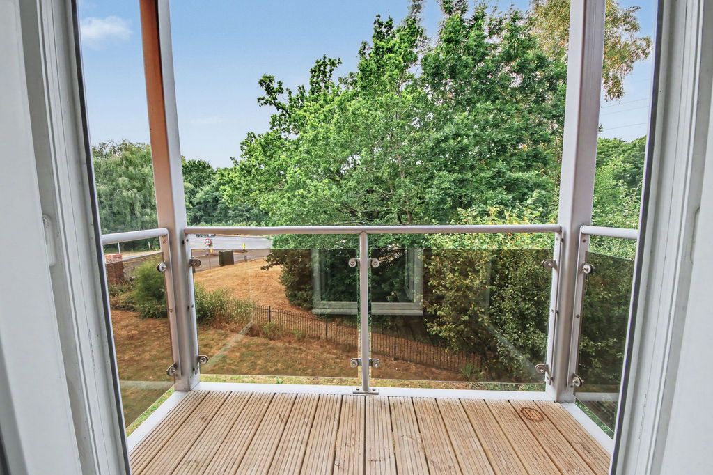 Property photo 3 of 12
