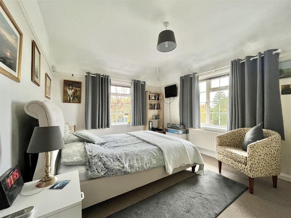 Property photo 2 of 24