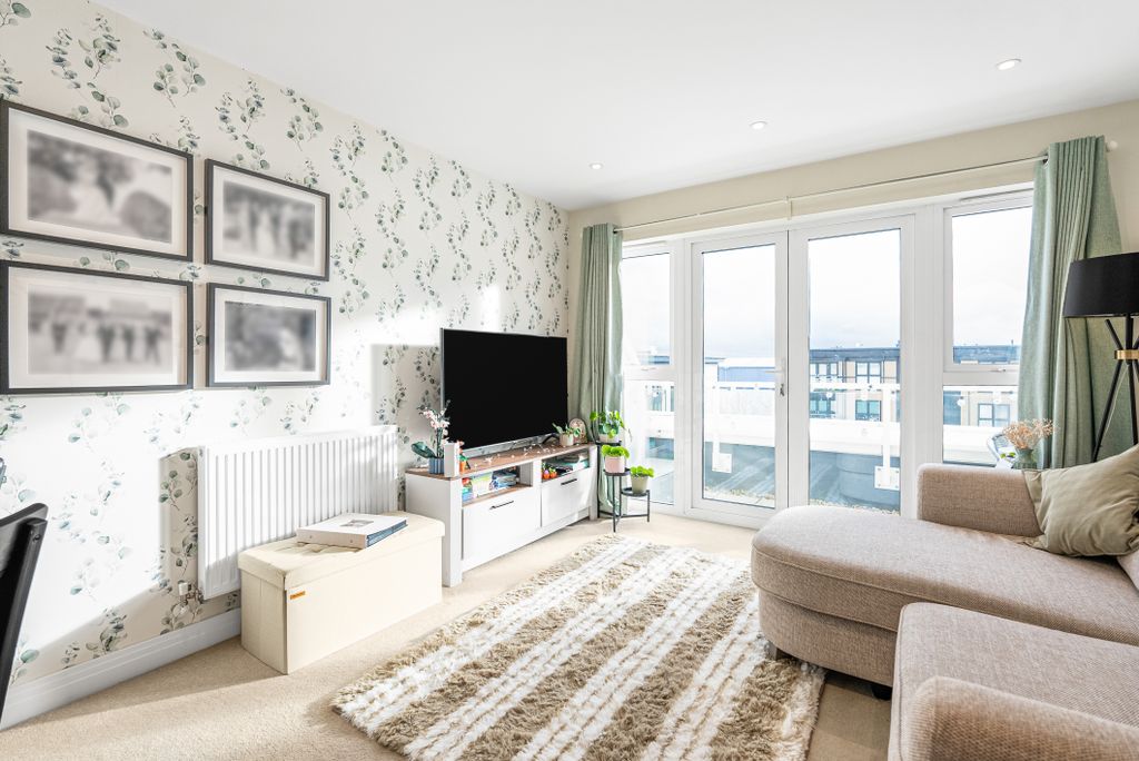 Property photo 2 of 12 Living Room