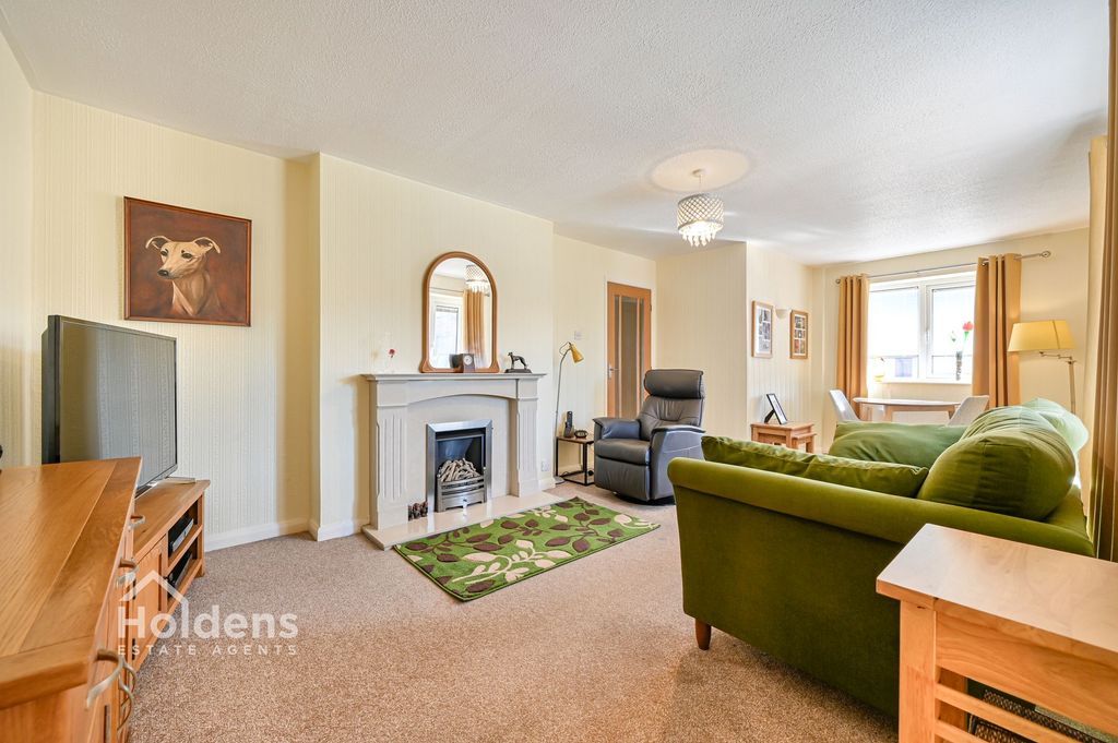 Property photo 2 of 17