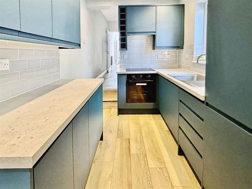 Property photo 2 of 12 Kitchen