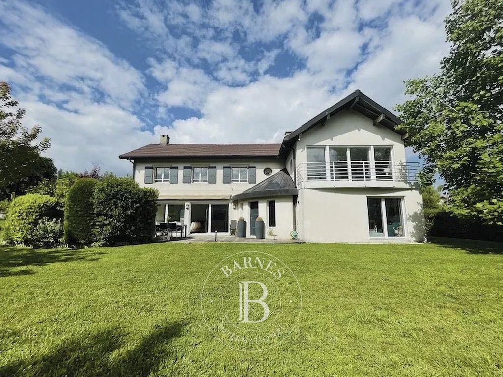 Property photo 1 of 33