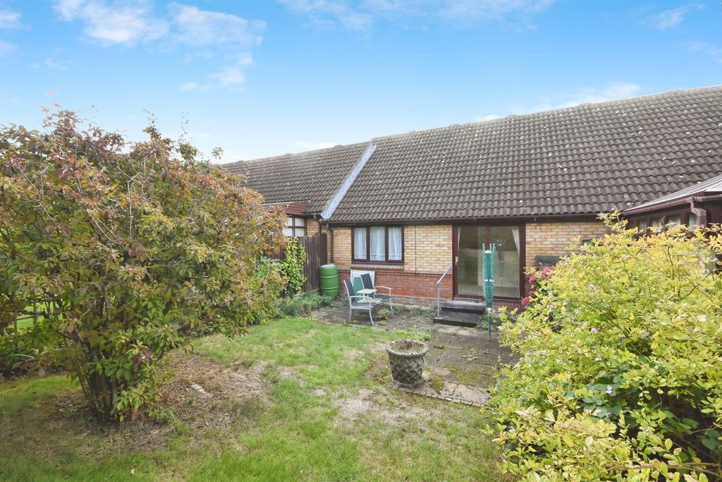 Property photo 2 of 12
