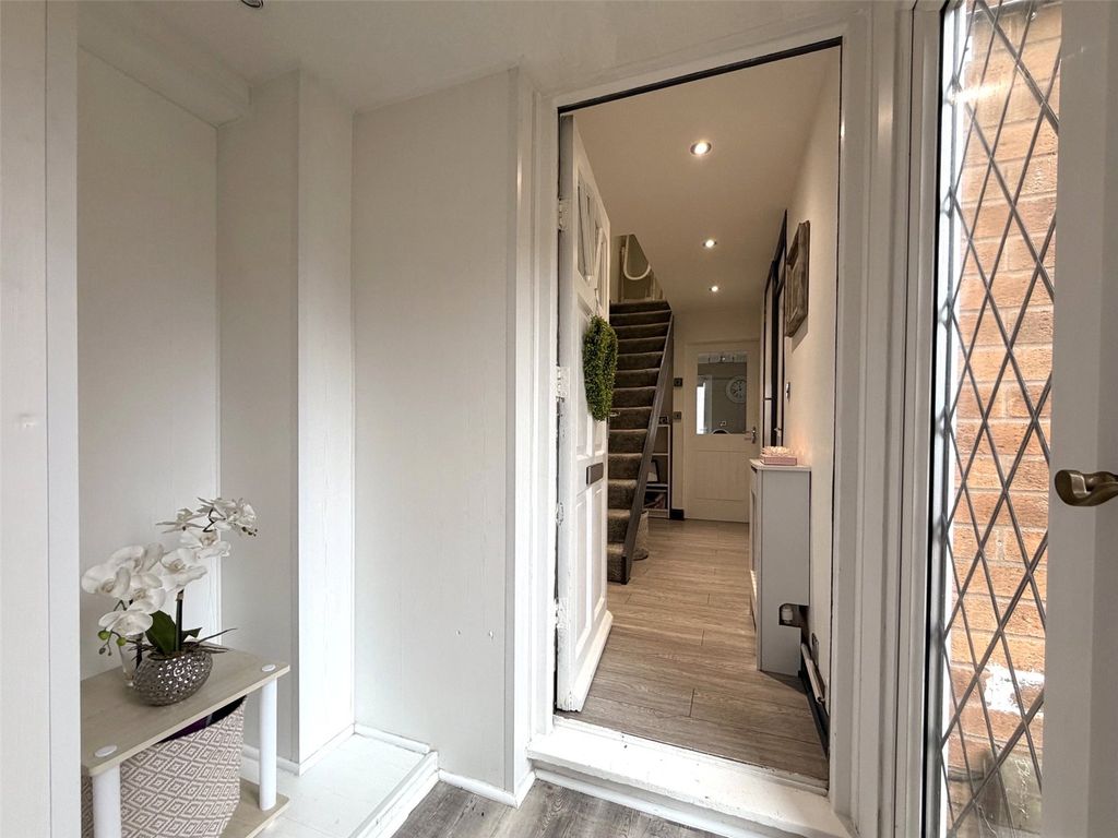 Property photo 3 of 21 Porch