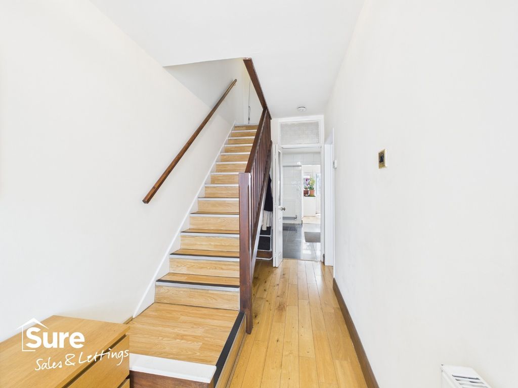 Property photo 2 of 17 4433332