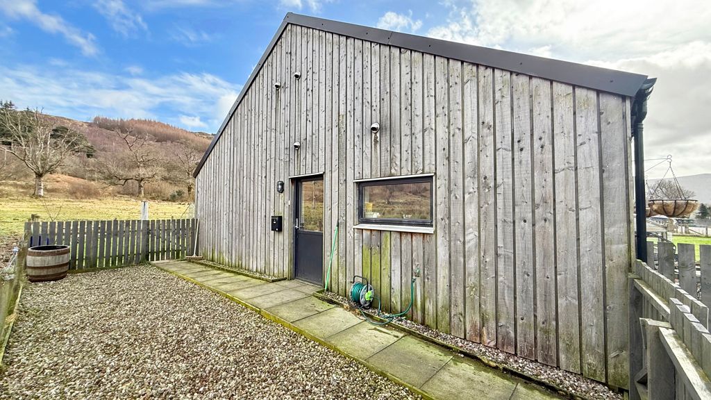 Property photo 3 of 26