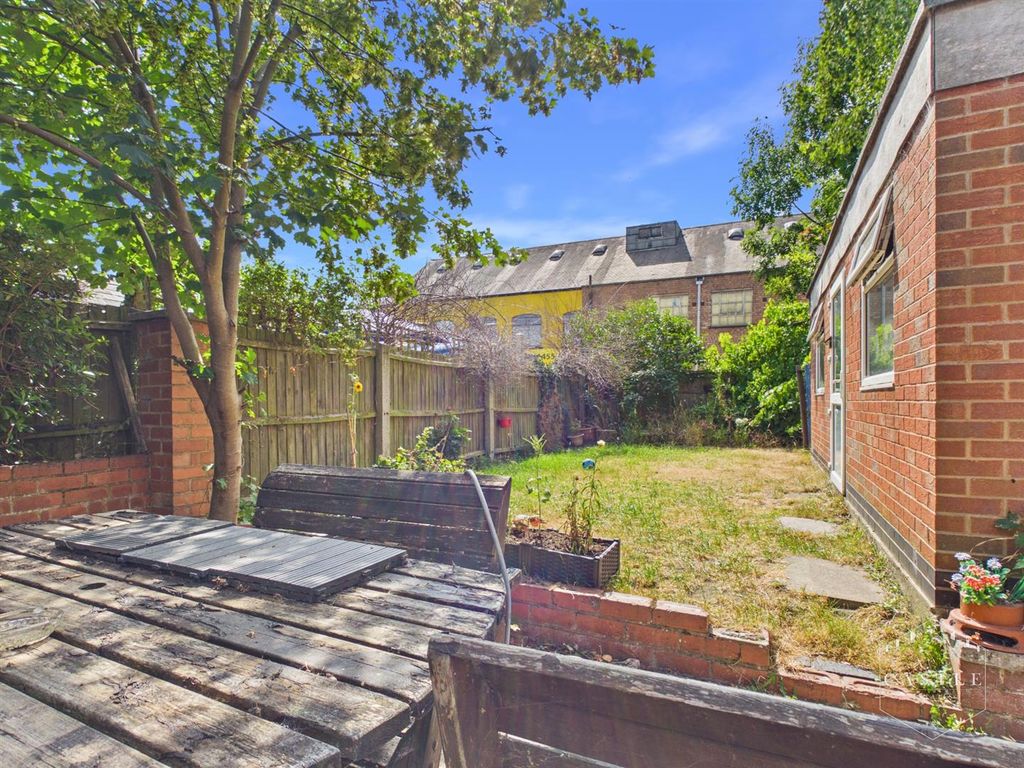 Property photo 2 of 26 Outside