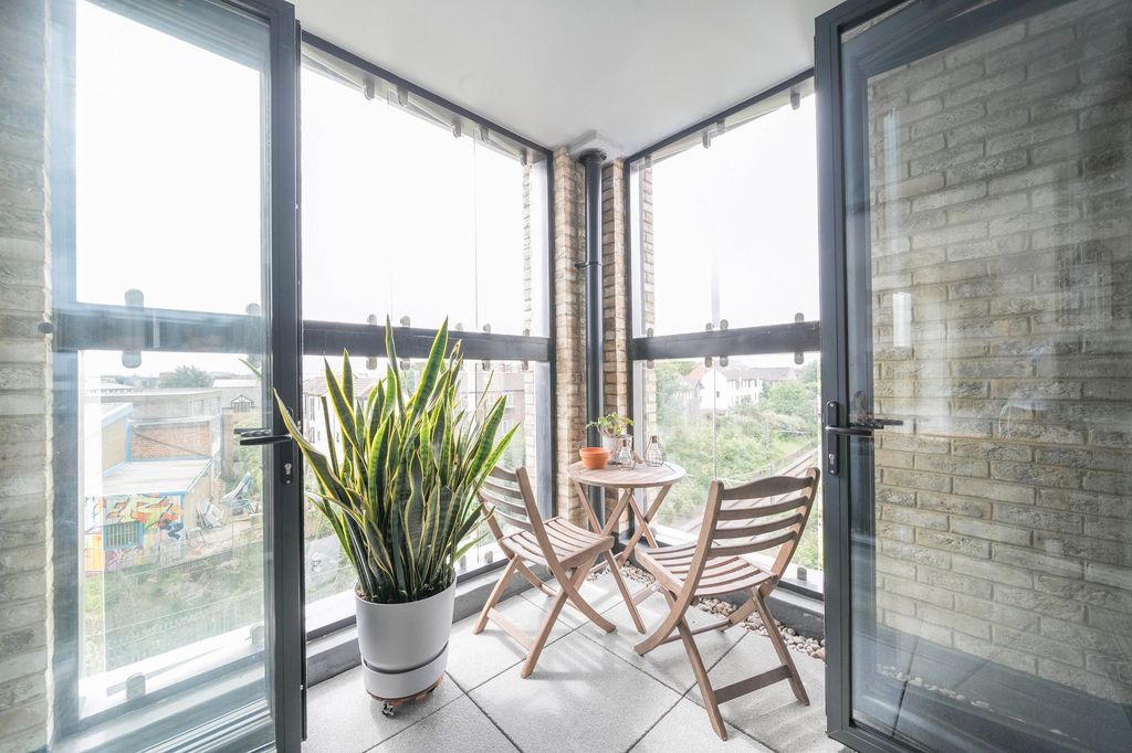 Property photo 3 of 11