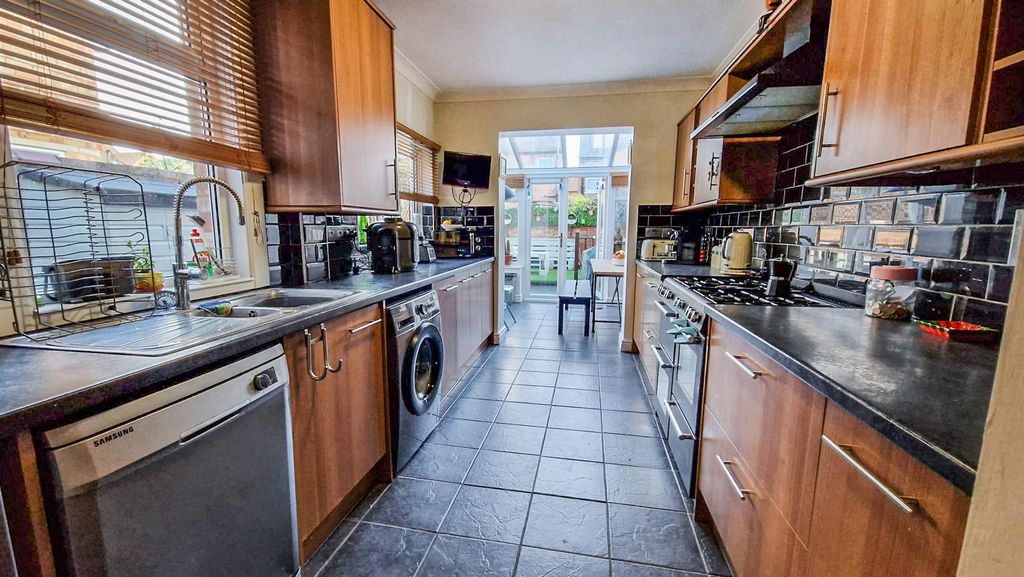 Property photo 3 of 18