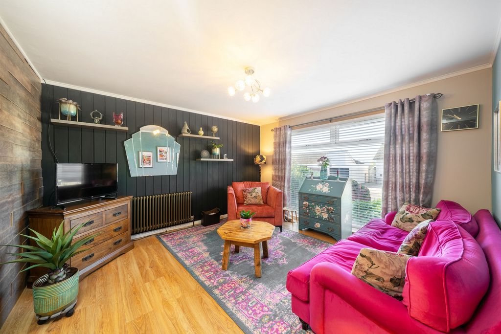 Property photo 3 of 19 Photo 13