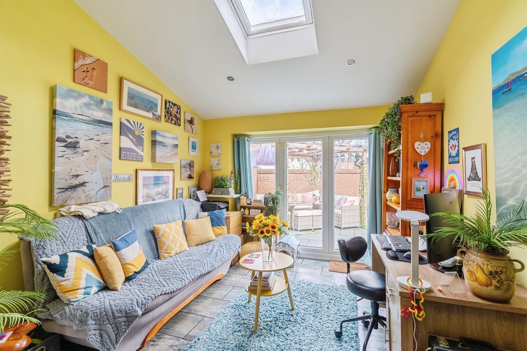 Property photo 3 of 19