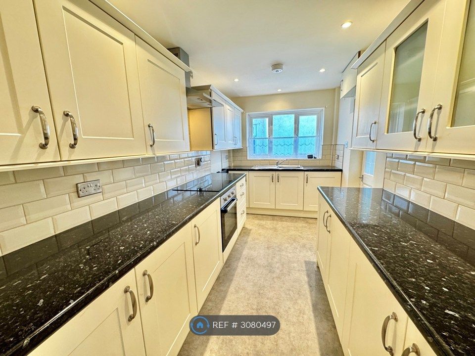 Property photo 2 of 23 Kitchen