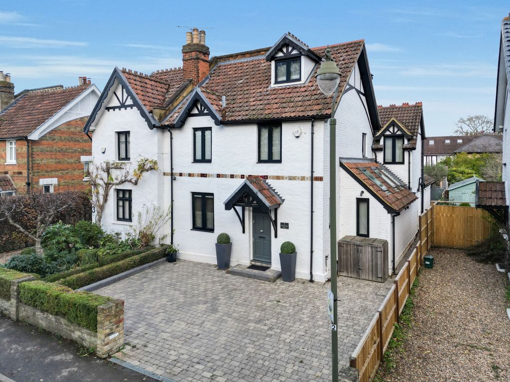 Property photo 1 of 25