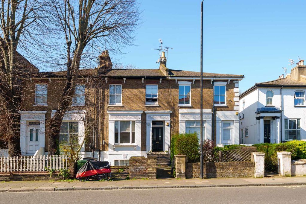 Property photo 3 of 7 Photo 7