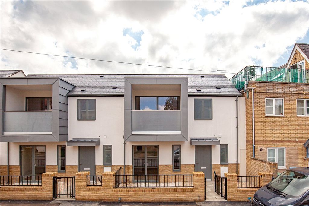 Property photo 1 of 11 Picture No. 02