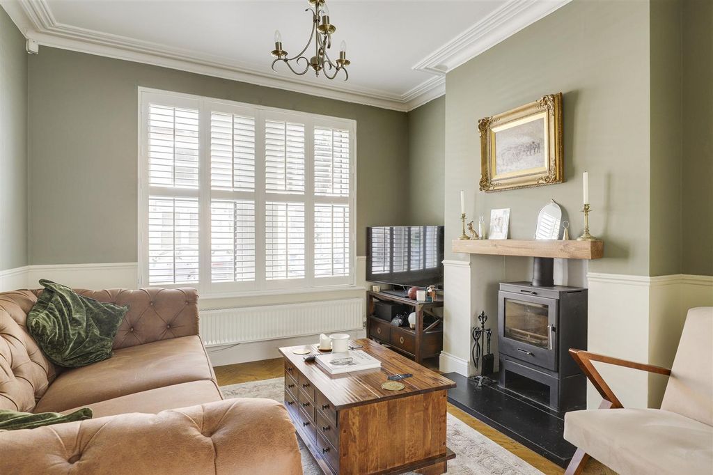 Property photo 2 of 22