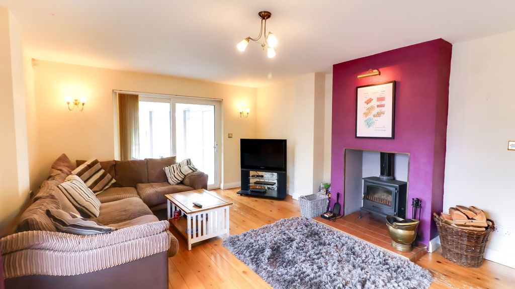 Property photo 3 of 46