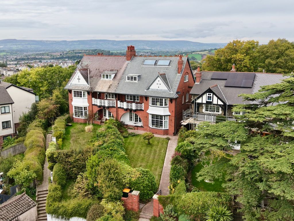 Property photo 1 of 34