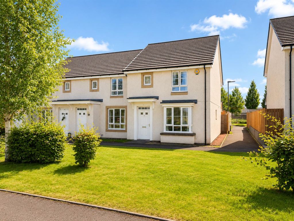 Property photo 1 of 18 External