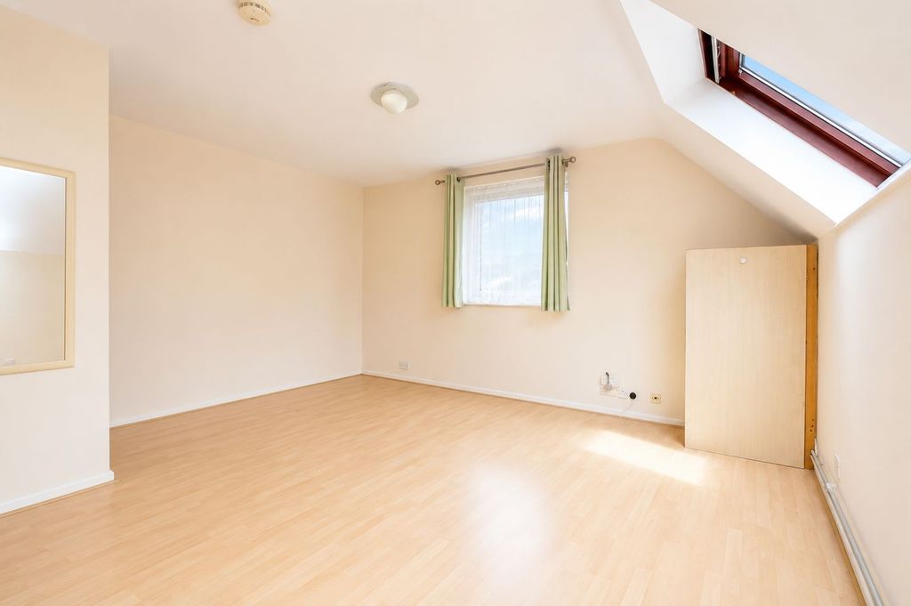Property photo 3 of 4