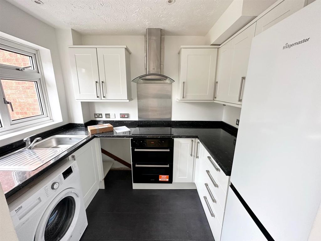 Property photo 2 of 12 69 Kit.Jpg