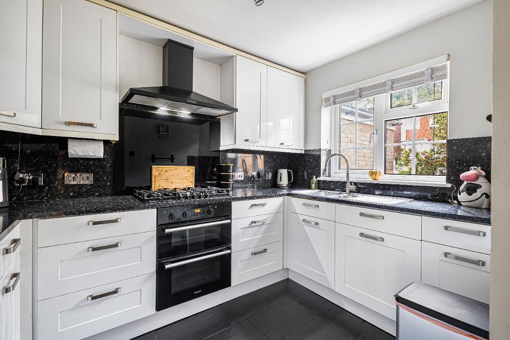 Property photo 2 of 16 Photo 2