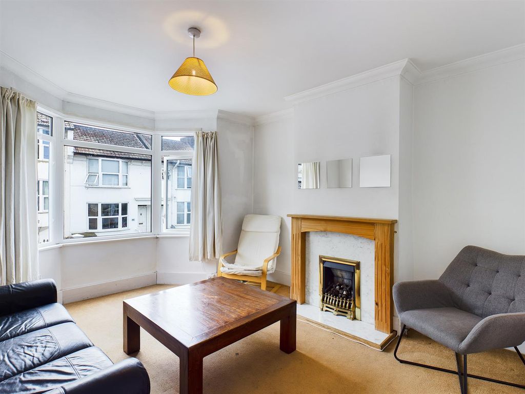 Property photo 2 of 11 Cam00771P1-Pr0109-Still01.Jpg