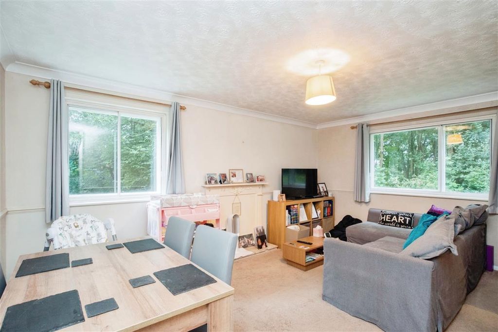 Property photo 1 of 8 Exterior