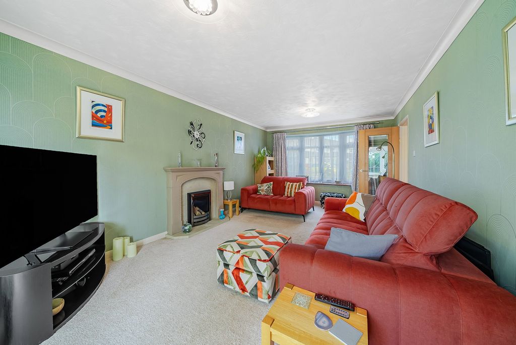 Property photo 2 of 36