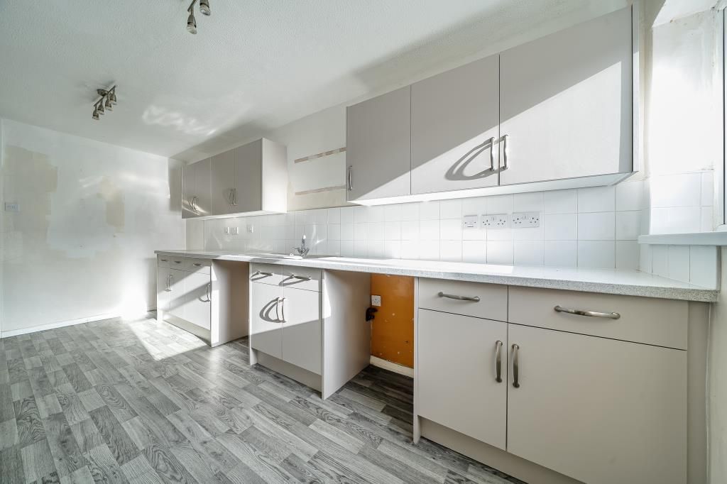 Property photo 2 of 20 Kitchen