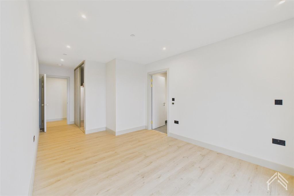 Property photo 3 of 21 6.Jpg