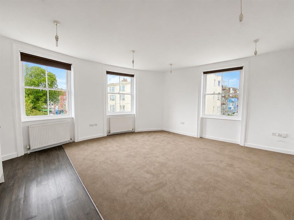 Property photo 2 of 7 9Dccadee-216E-4794-9744-9444A7E2C682.Png