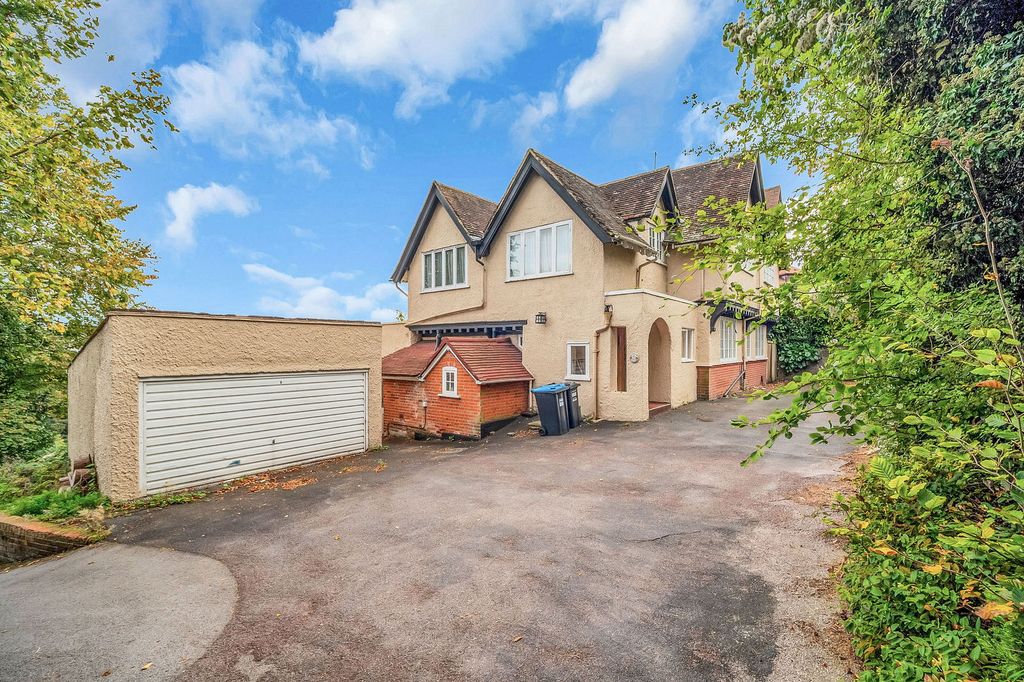 Property photo 2 of 13