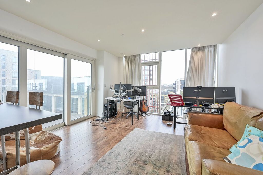 Property photo 1 of 8